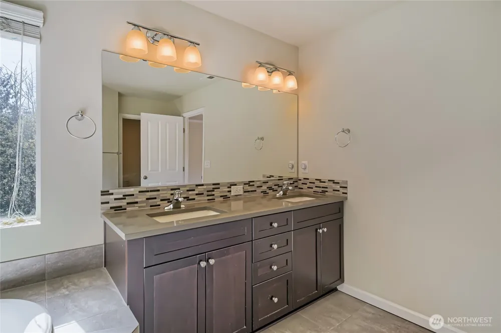 3220 S 281st Place Auburn, WA 98001
