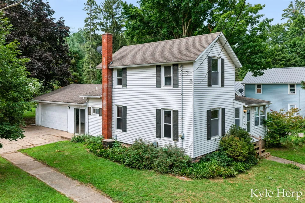 204 W South Street Hastings City, MI 49058