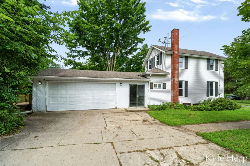 204 W South Street Hastings City, MI 49058
