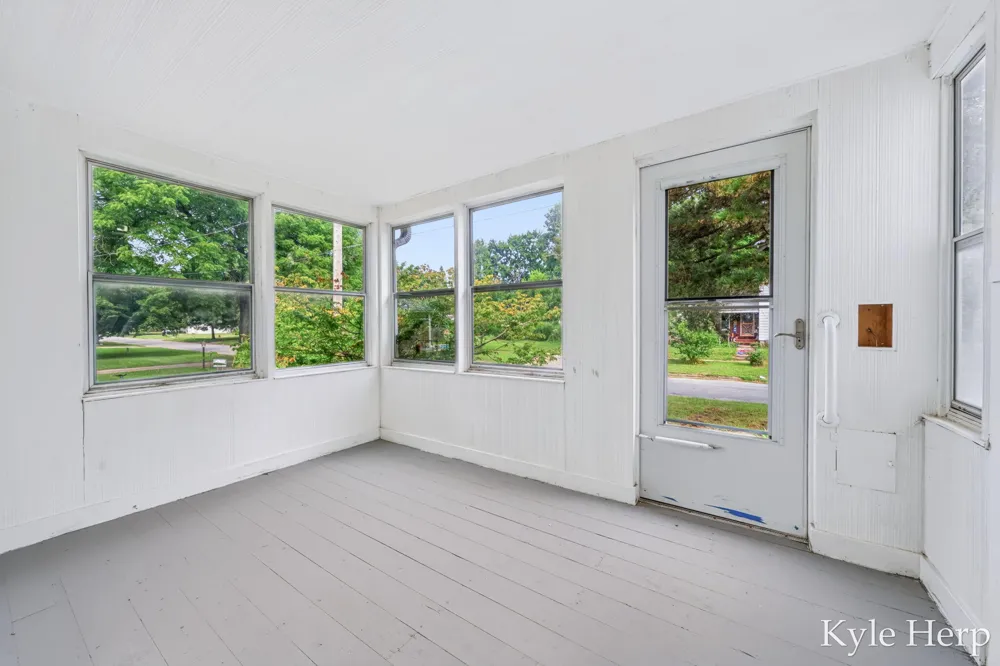 204 W South Street Hastings City, MI 49058