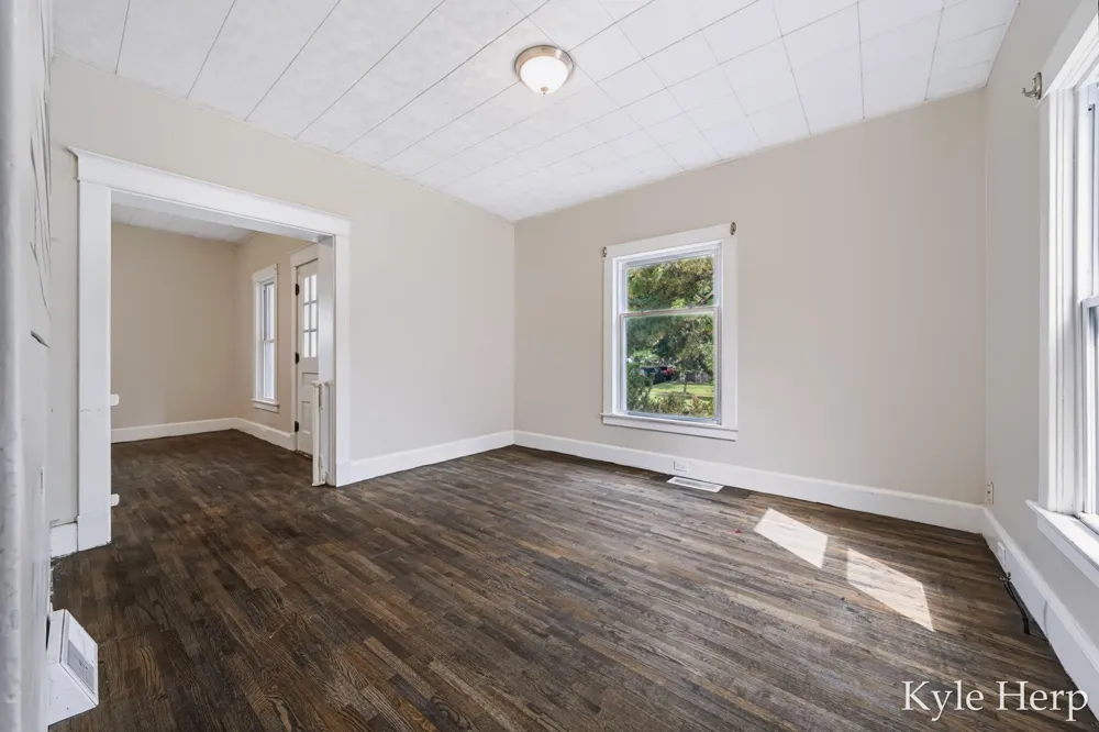 204 W South Street Hastings City, MI 49058