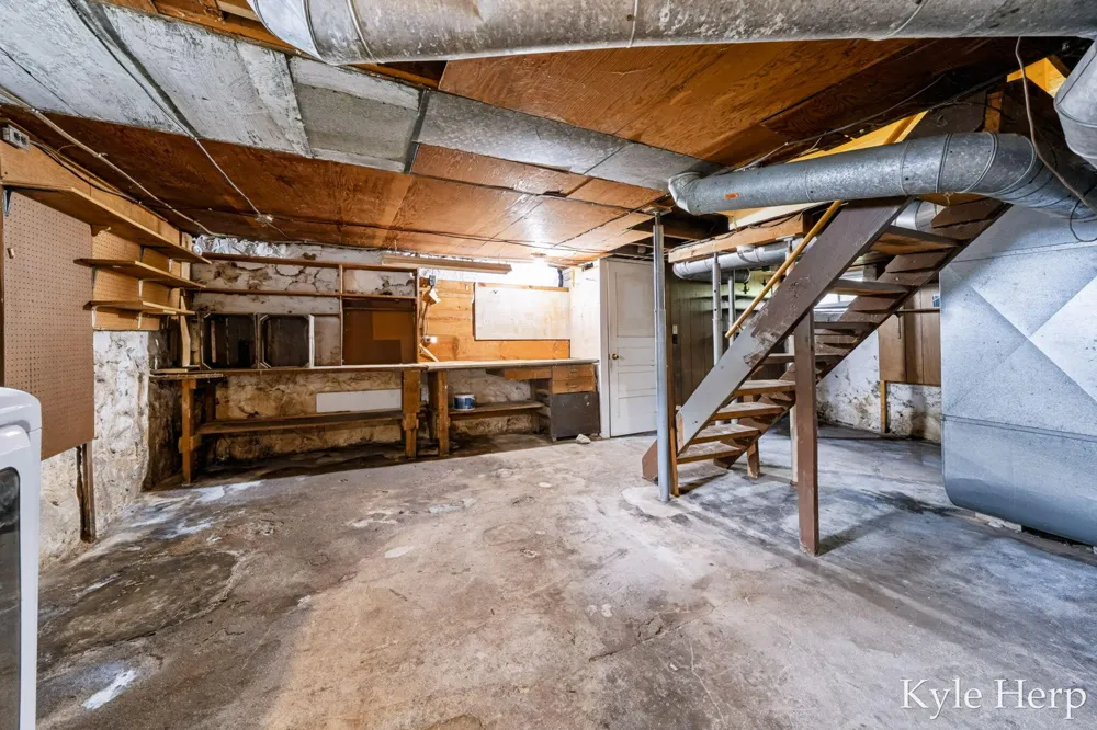 204 W South Street Hastings City, MI 49058