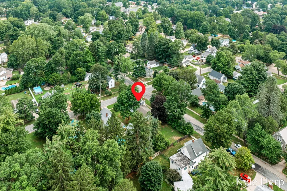 204 W South Street Hastings City, MI 49058