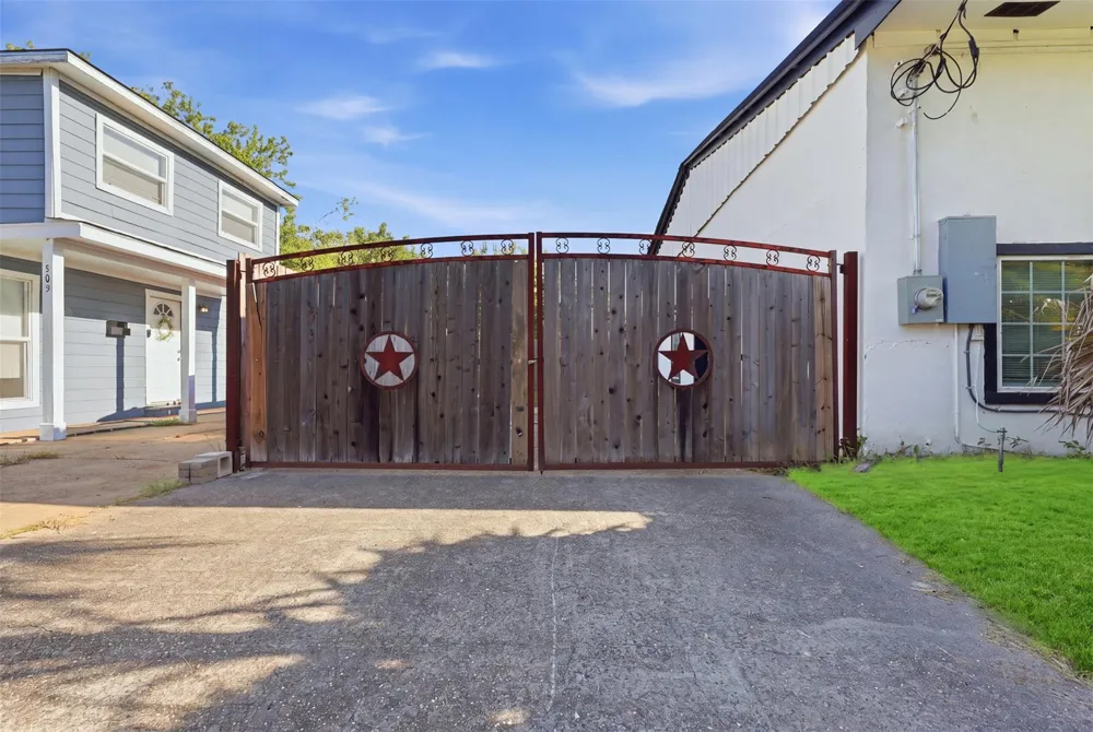 324 Johnson Street #B Pasadena, TX 77506