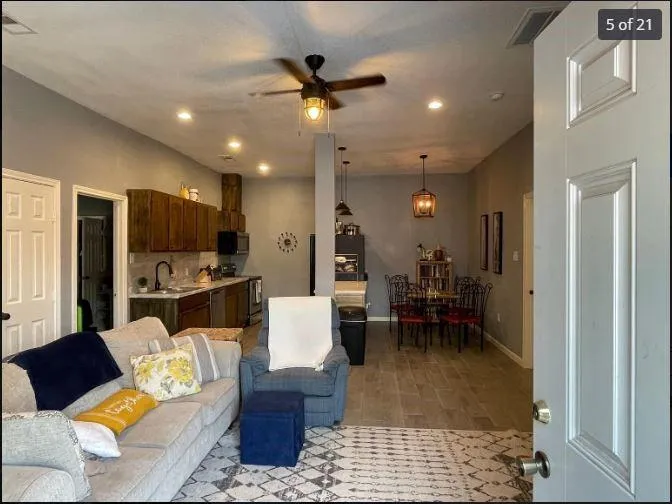 324 Johnson Street #B Pasadena, TX 77506