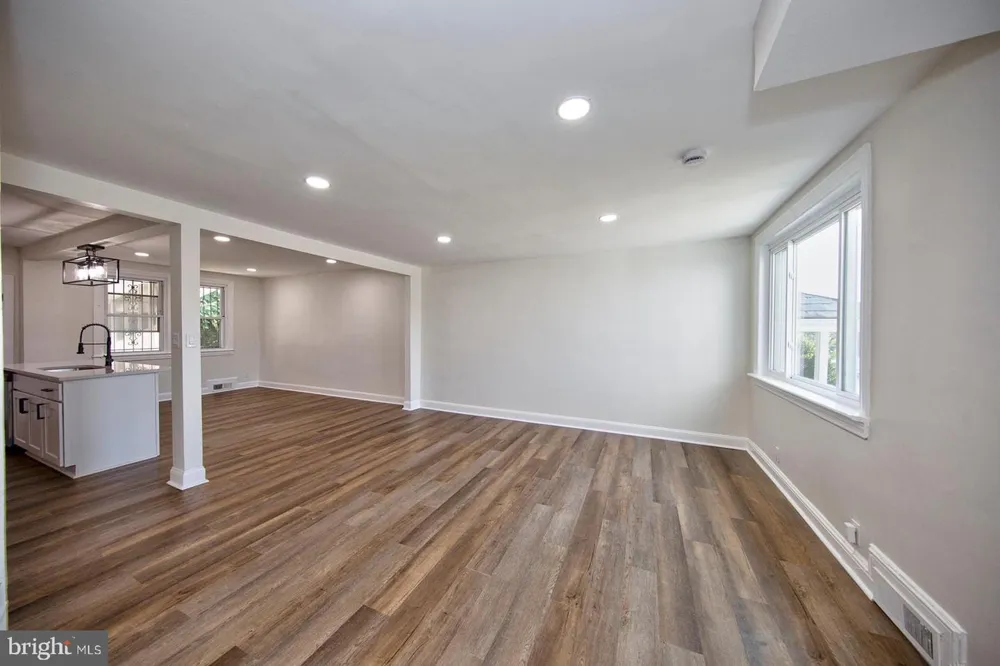 2834 OAKFORD AVENUE Baltimore, MD 21215
