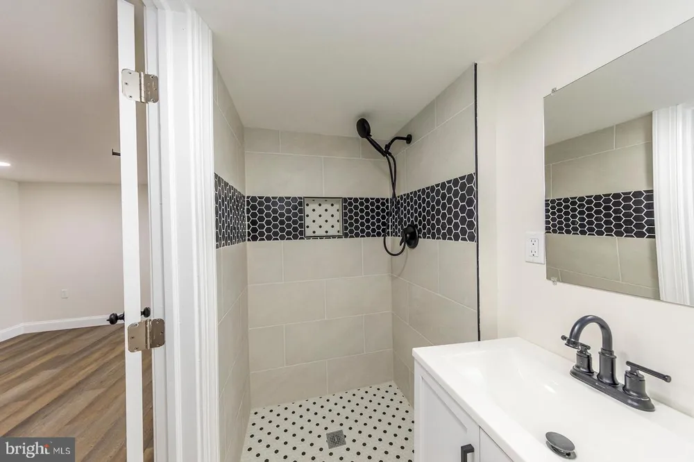 2834 OAKFORD AVENUE Baltimore, MD 21215