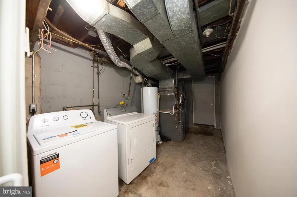 2834 OAKFORD AVENUE Baltimore, MD 21215