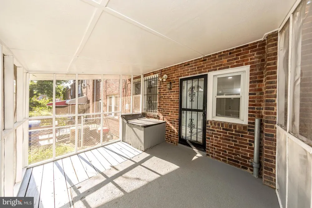 2834 OAKFORD AVENUE Baltimore, MD 21215