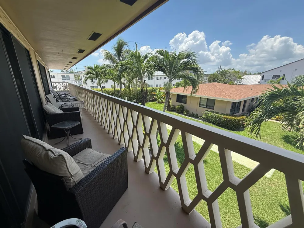 3208 SE 11TH STREET #202 Pompano Beach, FL 33062