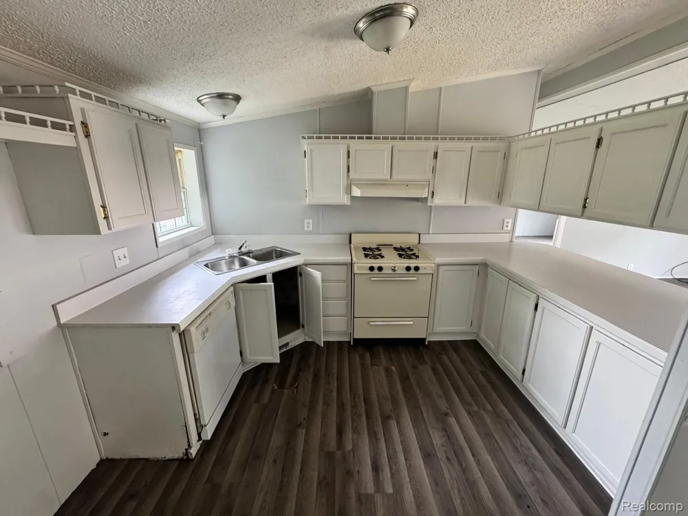 6271 Tonto Court Genesee Charter Township, MI 48506