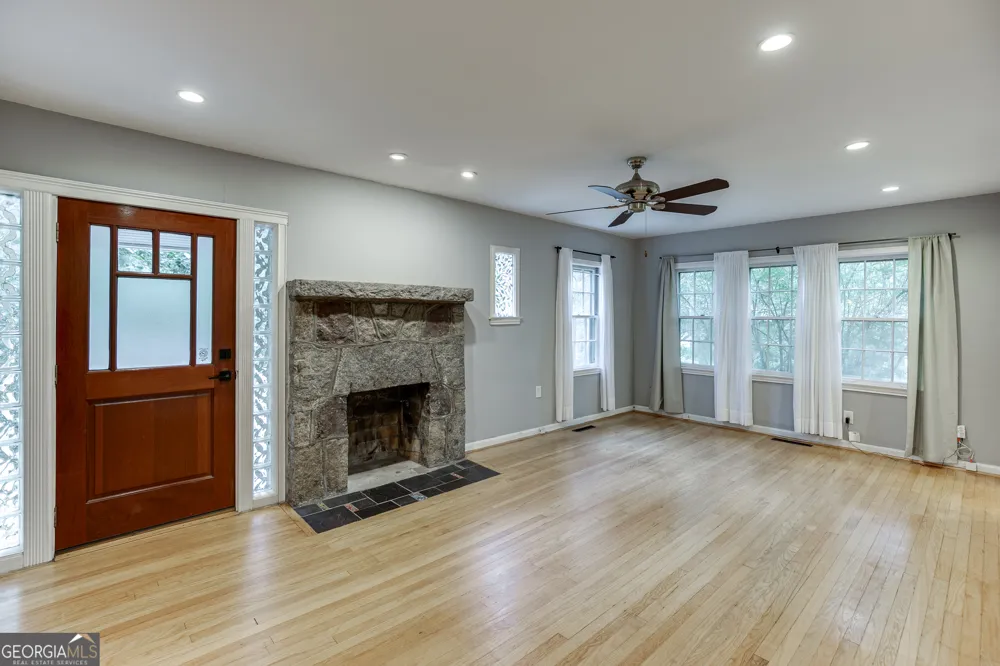 2657 Old Norcross RD Tucker, GA 30084