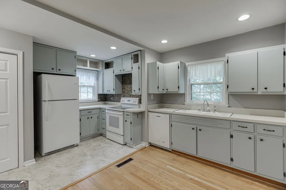 2657 Old Norcross RD Tucker, GA 30084