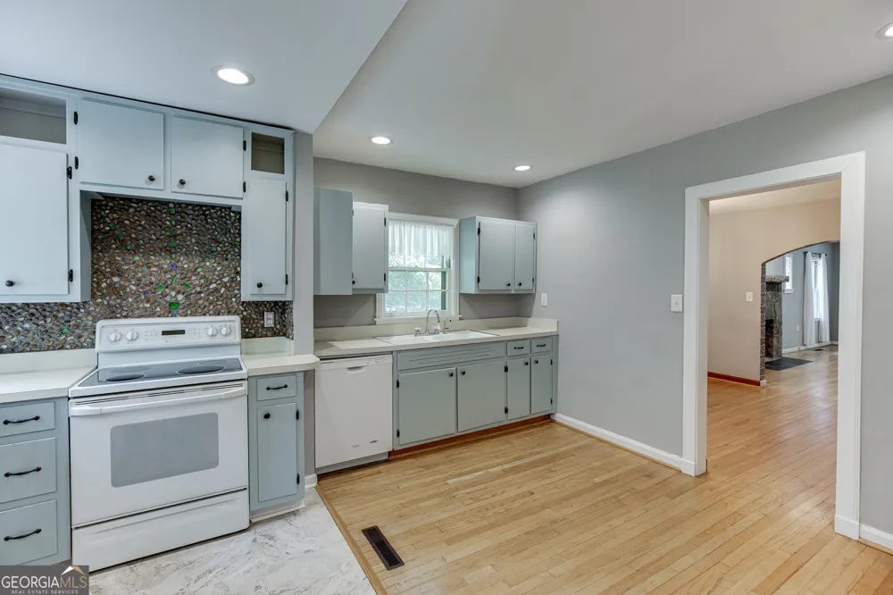 2657 Old Norcross RD Tucker, GA 30084
