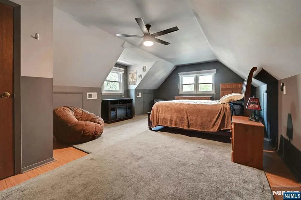 340 Graphic New Milford, NJ 07646
