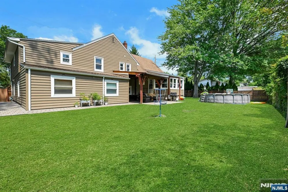 340 Graphic New Milford, NJ 07646