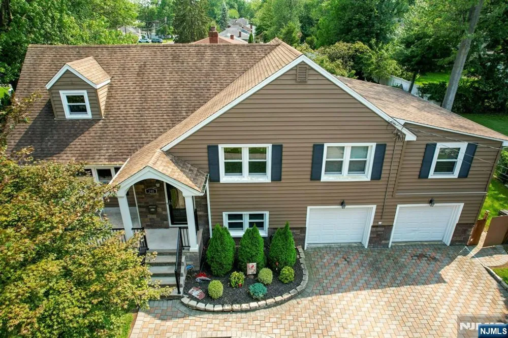 340 Graphic New Milford, NJ 07646