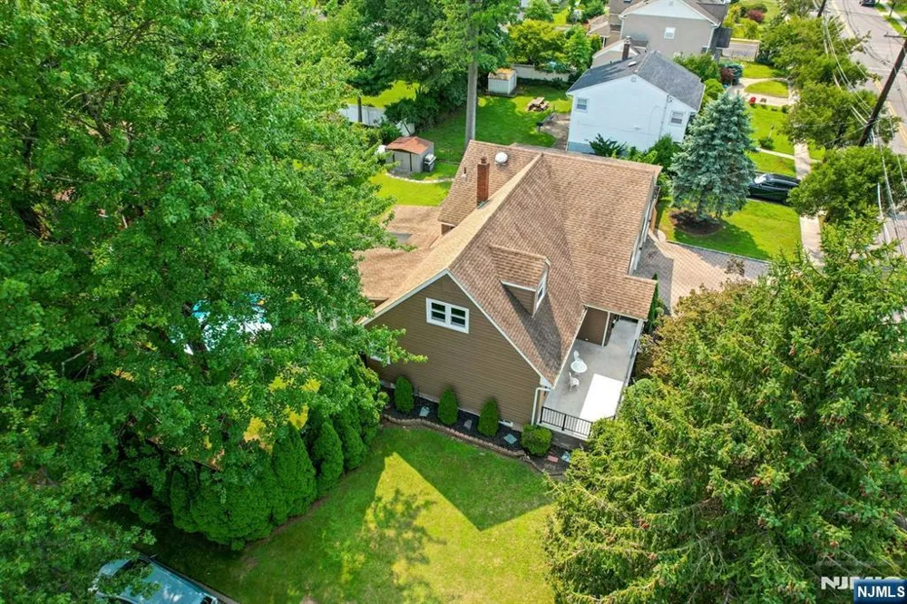 340 Graphic New Milford, NJ 07646