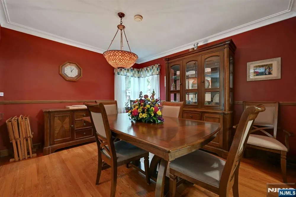 340 Graphic New Milford, NJ 07646