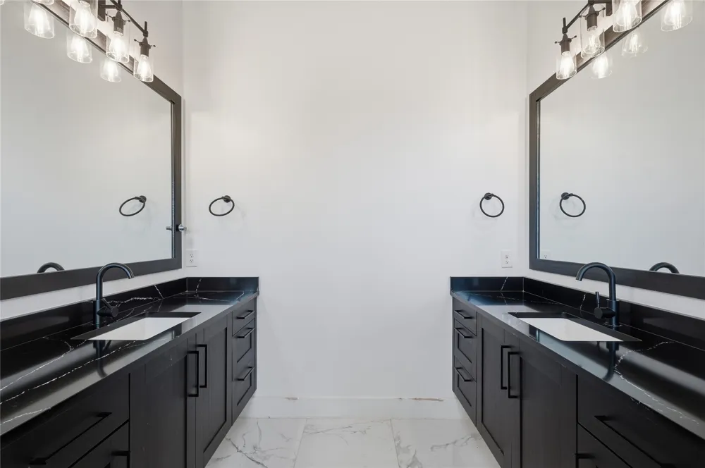 125 County Road 4865 Azle, TX 76020