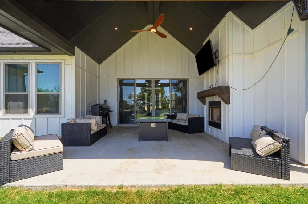 125 County Road 4865 Azle, TX 76020