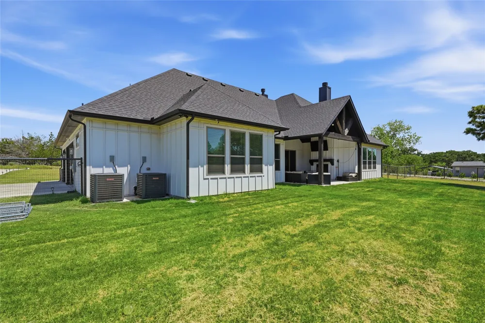 125 County Road 4865 Azle, TX 76020