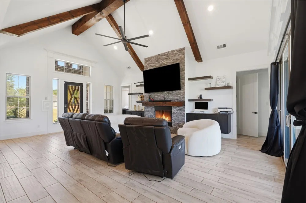 125 County Road 4865 Azle, TX 76020
