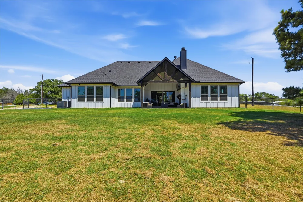 125 County Road 4865 Azle, TX 76020