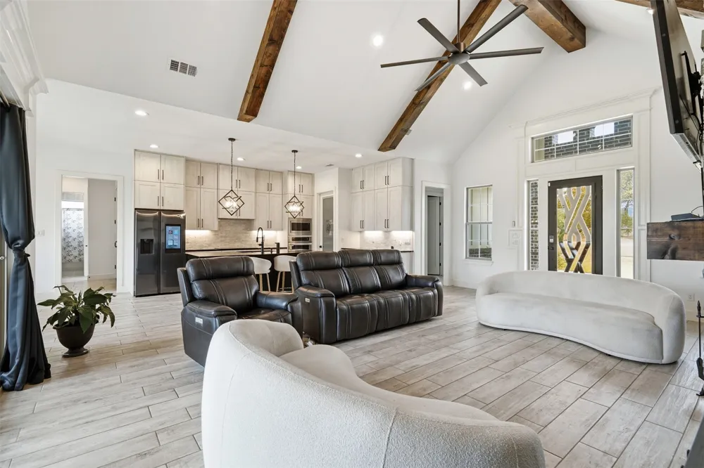 125 County Road 4865 Azle, TX 76020