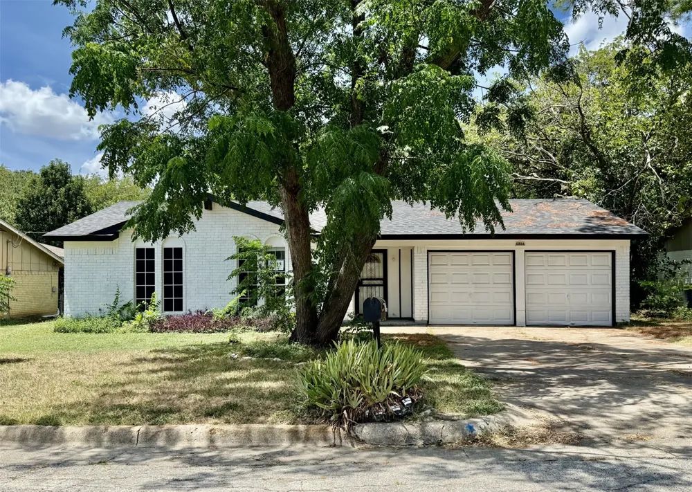 6804 Margaret Drive Forest Hill, TX 76140