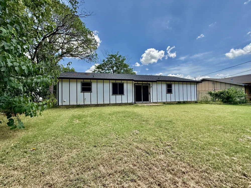 6804 Margaret Drive Forest Hill, TX 76140