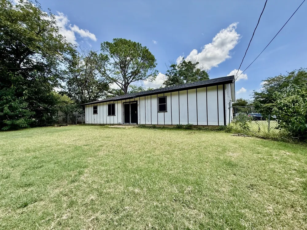 6804 Margaret Drive Forest Hill, TX 76140
