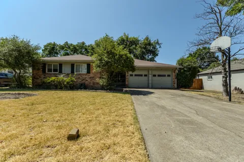 617 Parkview Lane