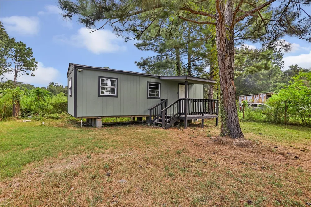 1031 County Road 3404 Cleveland, TX 77327