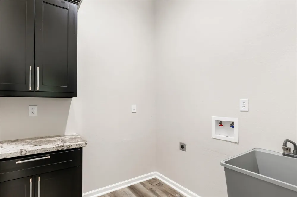 1031 County Road 3404 Cleveland, TX 77327