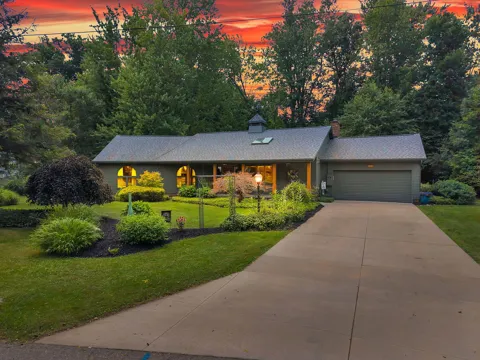 93 Lynwood Drive