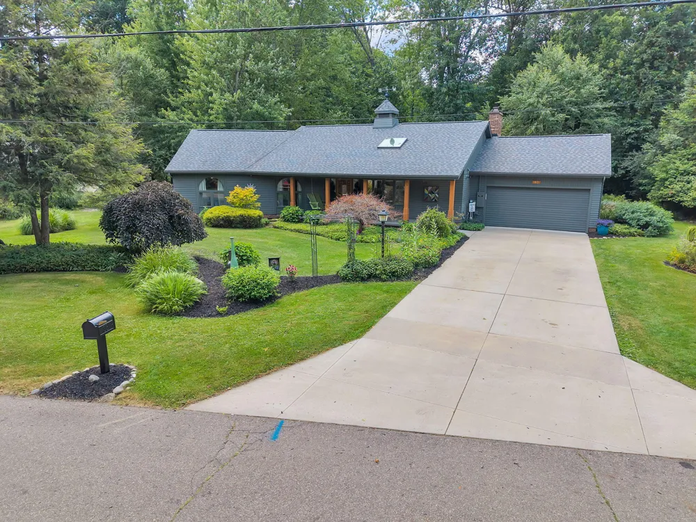 93 Lynwood Drive Battle Creek, MI 49015