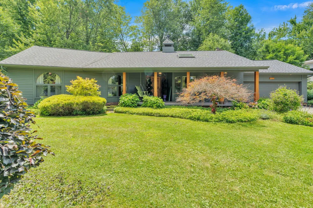 93 Lynwood Drive Battle Creek, MI 49015