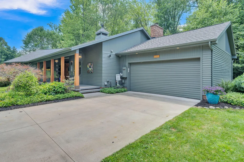 93 Lynwood Drive Battle Creek, MI 49015