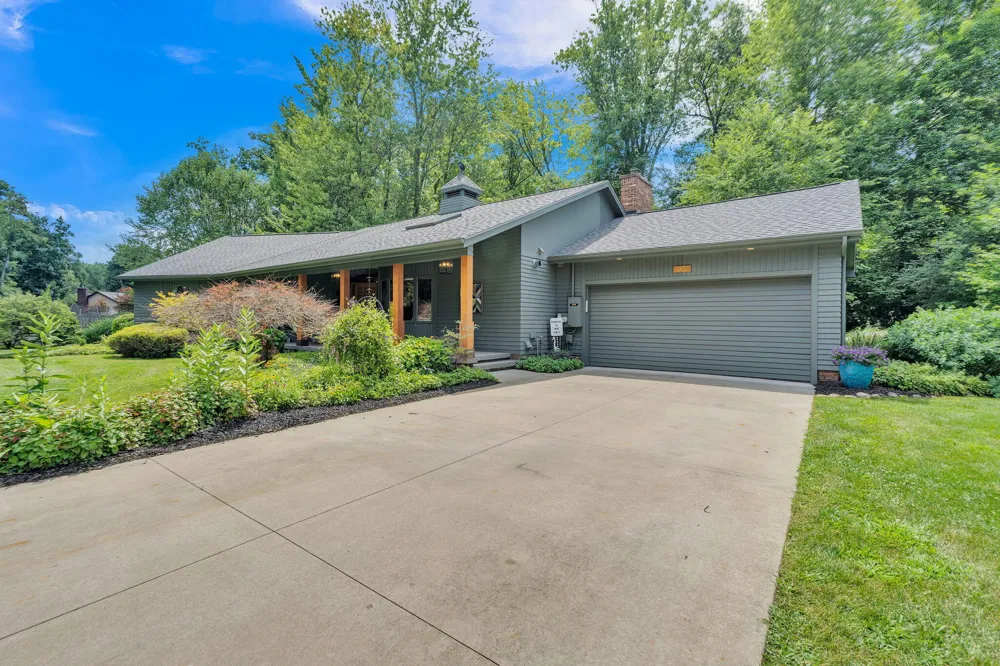 93 Lynwood Drive Battle Creek, MI 49015