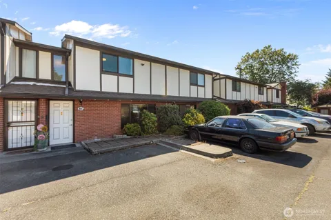 212 SW 146th Street #105