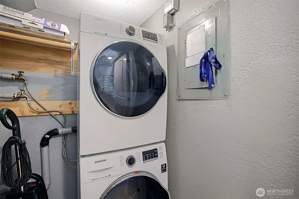 212 SW 146th Street #105 Burien, WA 98166