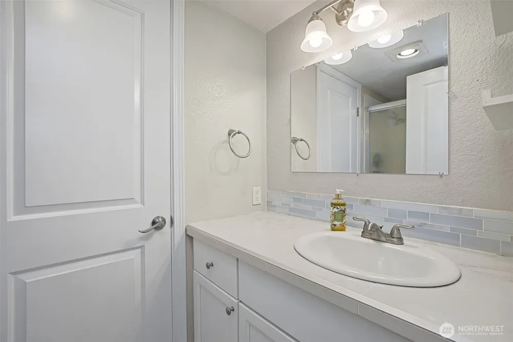 212 SW 146th Street #105 Burien, WA 98166