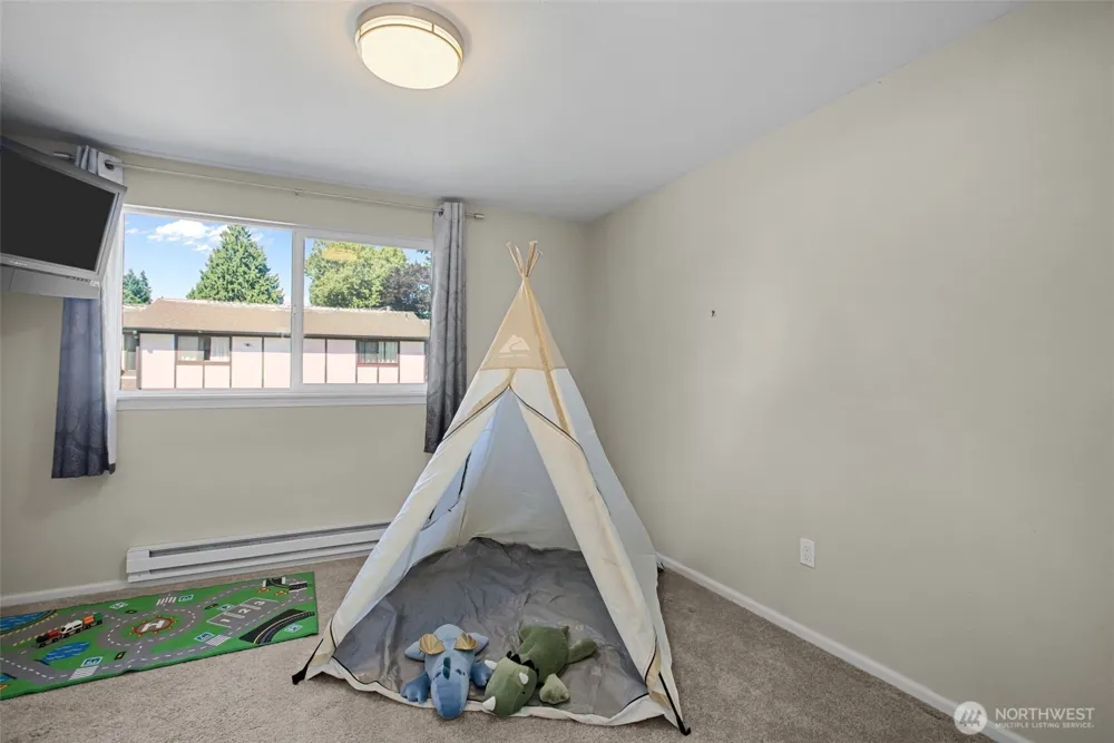 212 SW 146th Street #105 Burien, WA 98166