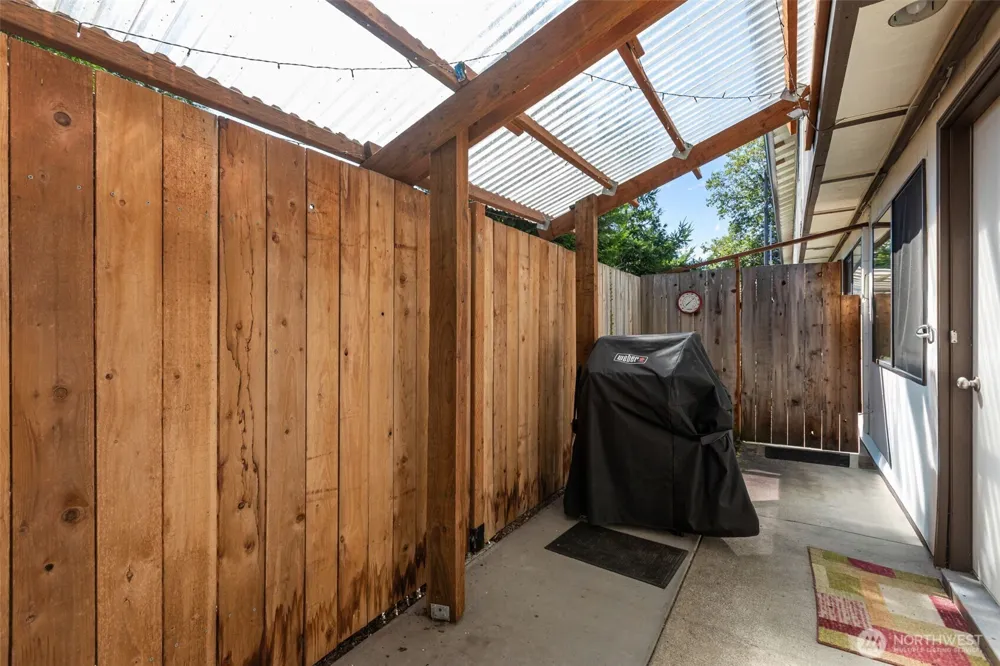 212 SW 146th Street #105 Burien, WA 98166