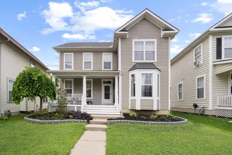 909 Crescent Drive