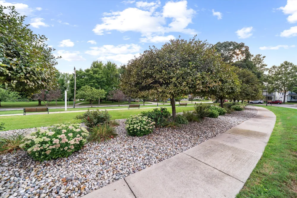 909 Crescent Drive Monroe, MI 48162