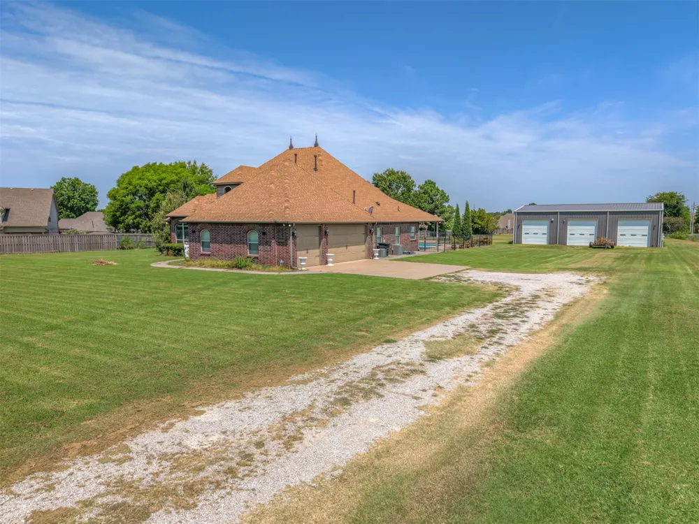 20211 E 41st Street S Broken Arrow, OK 74014