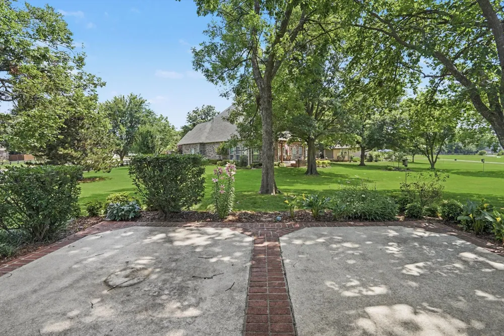 412 Forest Ridge Boulevard Broken Arrow, OK 74014