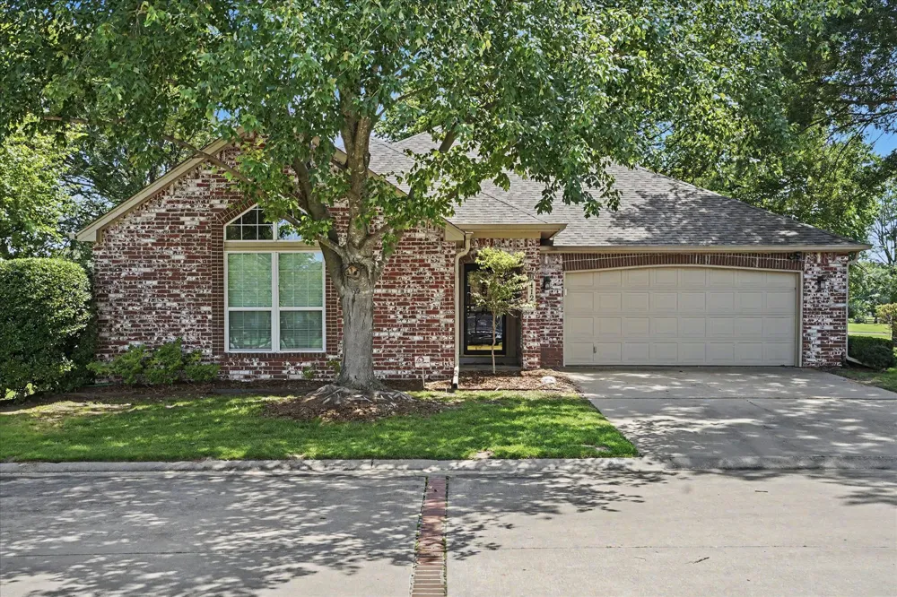 412 Forest Ridge Boulevard Broken Arrow, OK 74014